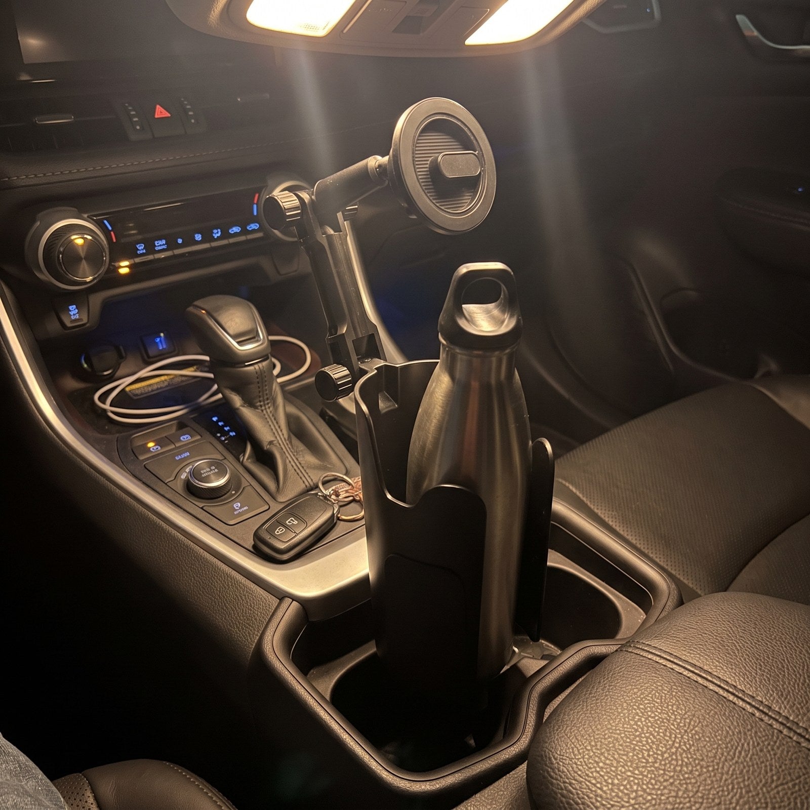 RoadMate phone mount in an everyday parked-car setup 11