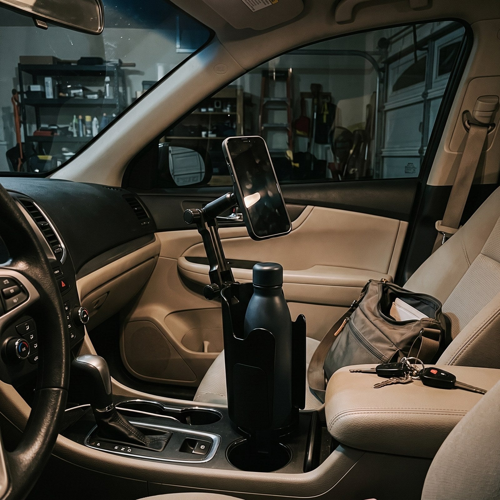 RoadMate phone mount in an everyday parked-car setup 15